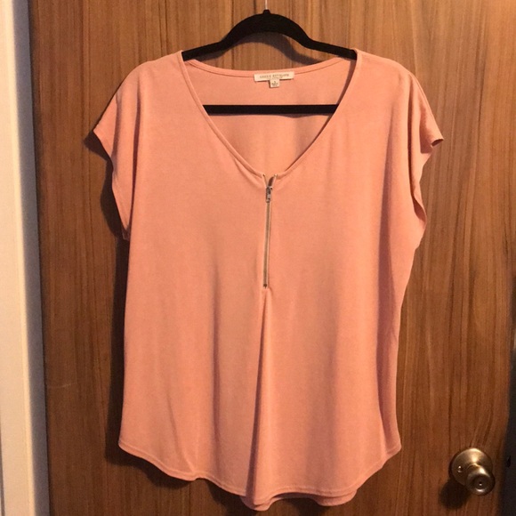 Green Envelope Tops - Pale pink super soft “work” top-L